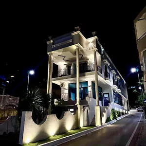 Boutique Empire Of Martin Hotel