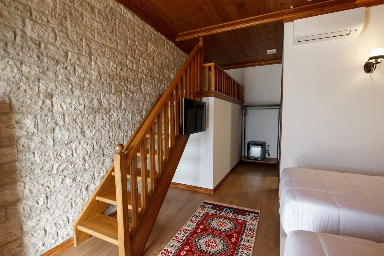 Rose Garden Hotel Gjirokaster 0*,  Albania
