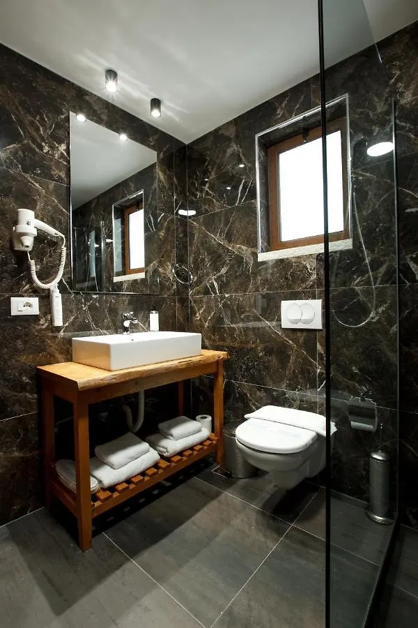 Rose Garden Hotel Gjirokaster