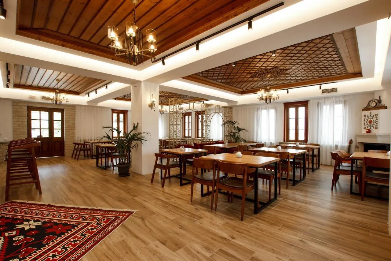 Rose Garden Hotel Gjirokaster